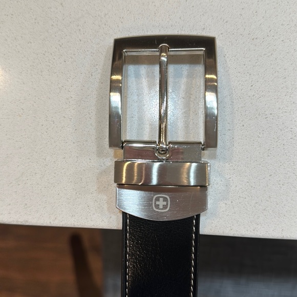 SwissGear Reversible Belt Men’s - Picture 2 of 3